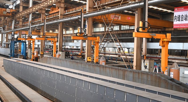 主梁內(nèi)縫自動(dòng)尋位焊接機(jī)械臂
