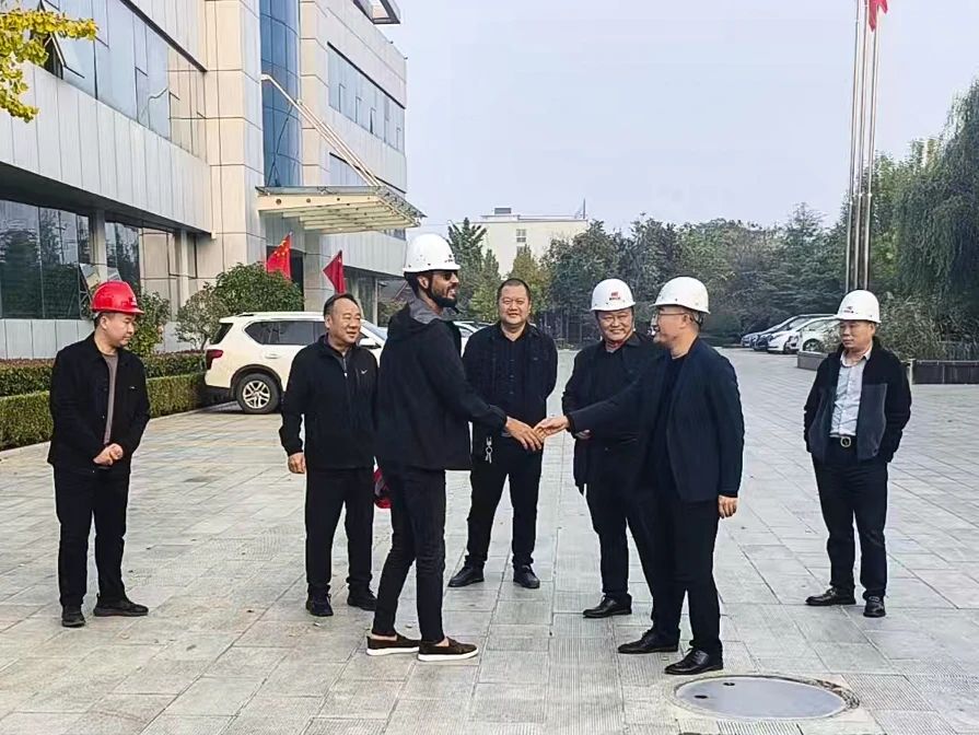 熱烈歡迎利比亞客戶蒞臨公司參觀考察